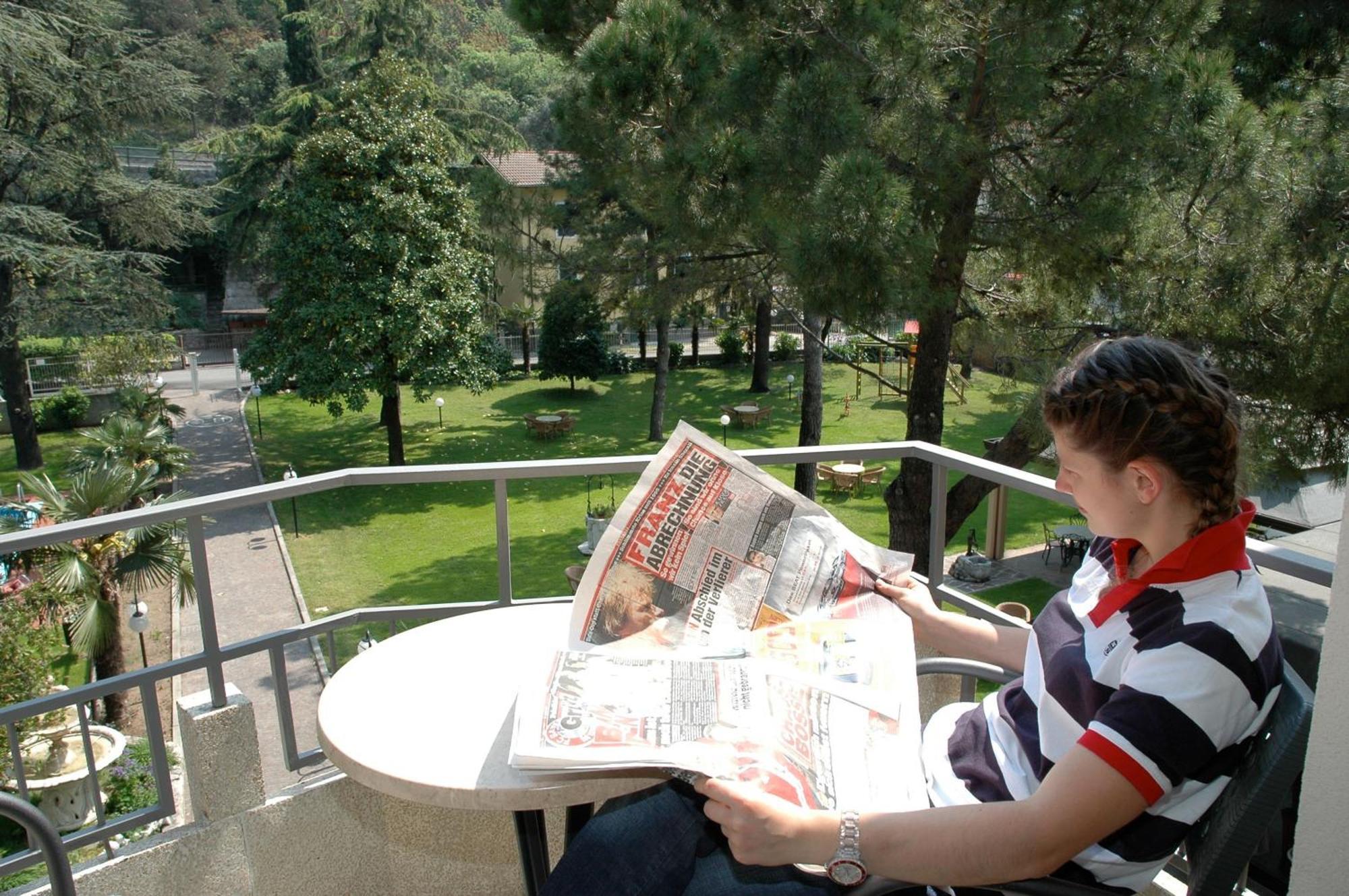 Hotel Elisabetta Torbole Sul Garda Zewnętrze zdjęcie